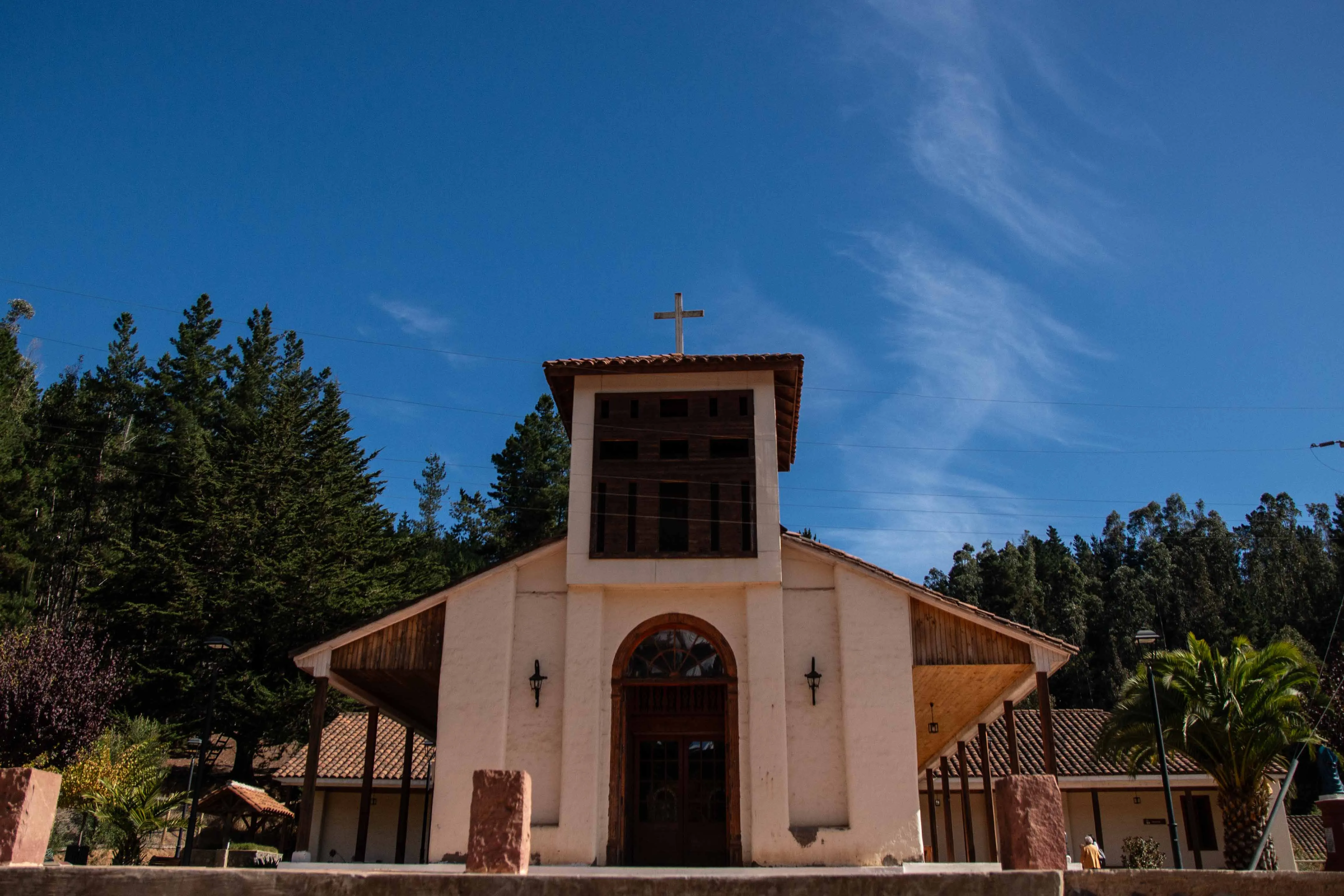 Iglesia Ciruelo frontis contra picado